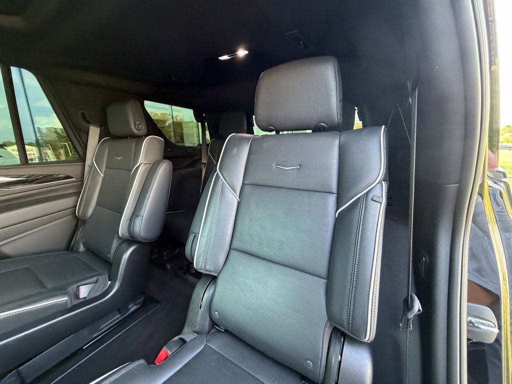 Used 2023 Cadillac Escalade Sport w/ LPO, ONYX Package AWD/4WD image 15