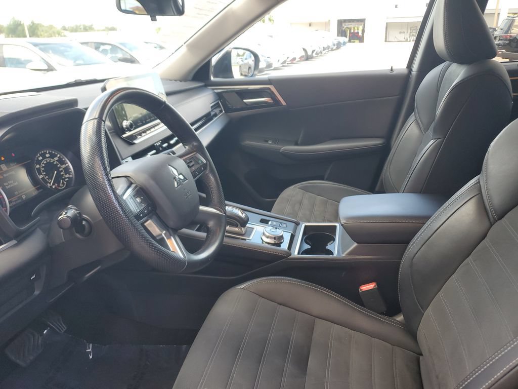 Used 2024 Mitsubishi Outlander SE FWD image 24