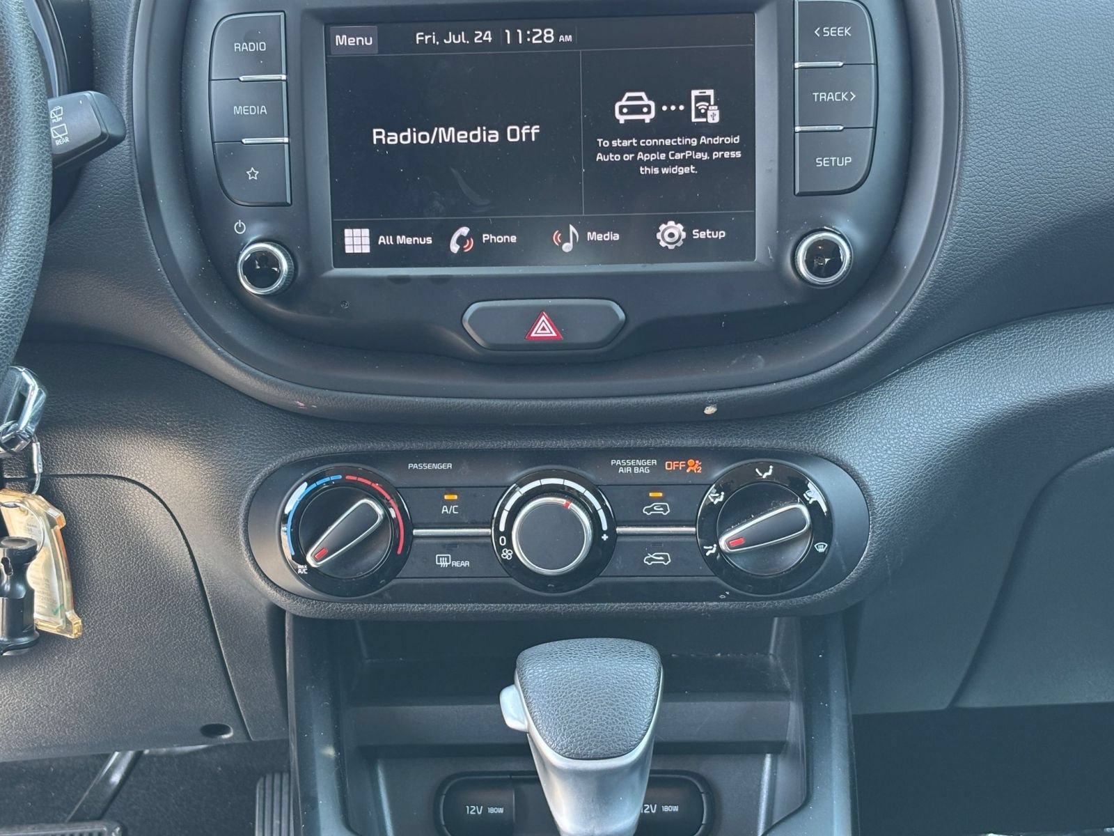 Used 2025 Kia Soul LX w/ LX Technology Package FWD image 14