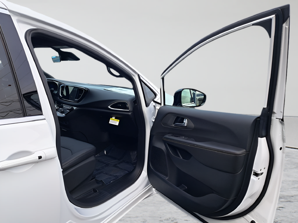 New 2026 Chrysler Voyager LX FWD image 15