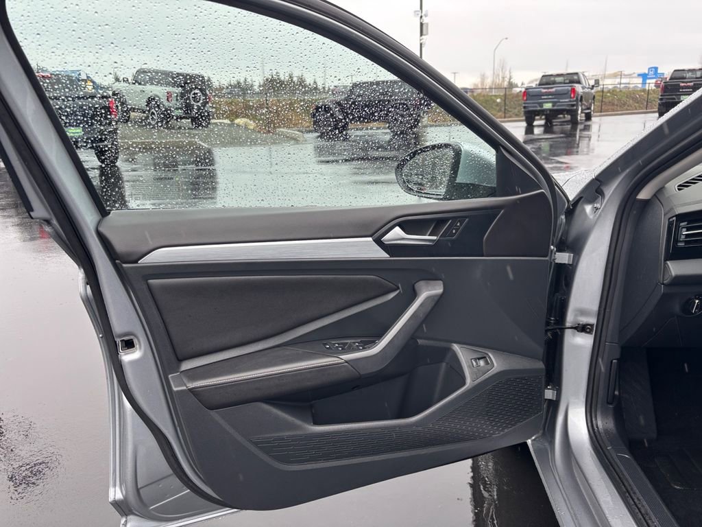 Used 2025 Volkswagen Jetta S image 23