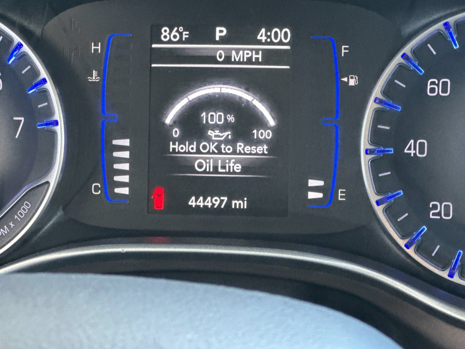 Used 2019 Chrysler Pacifica Touring Plus w/ Tire & Wheel Group FWD image 27