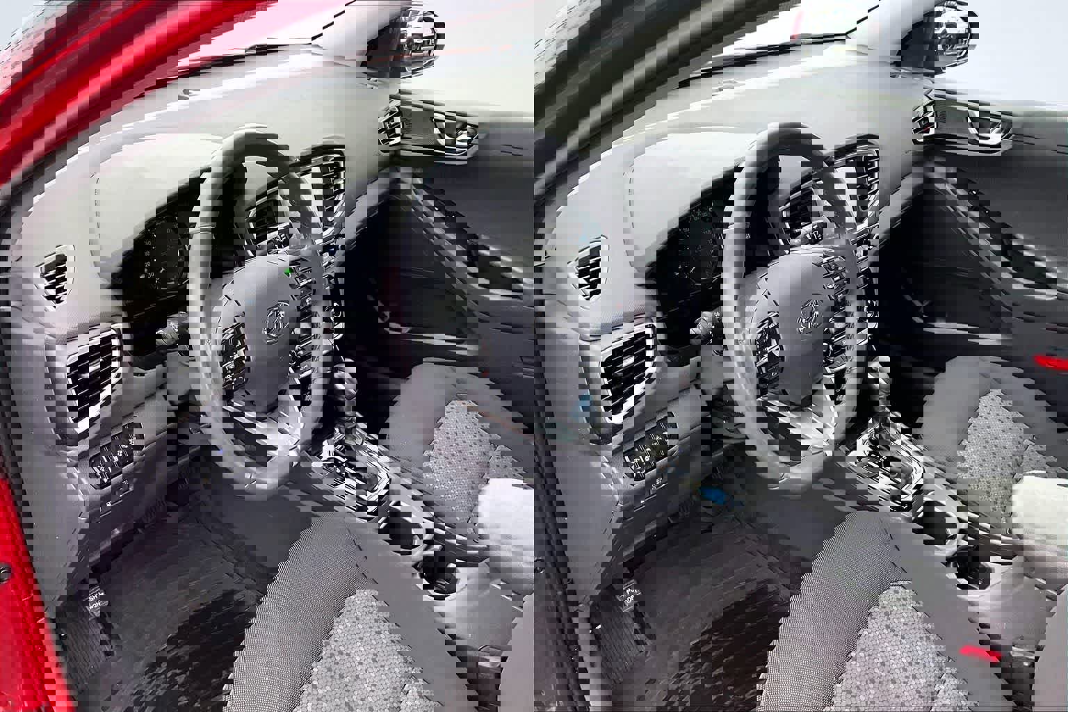 Used 2019 Hyundai Ioniq SEL image 2