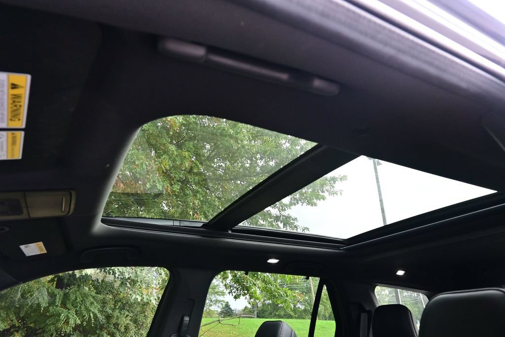 Certified 2025 Honda Pilot Black Edition image 44