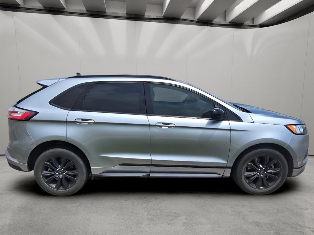 Used 2022 Ford Edge SE w/ Black Appearance Package AWD/4WD image 6
