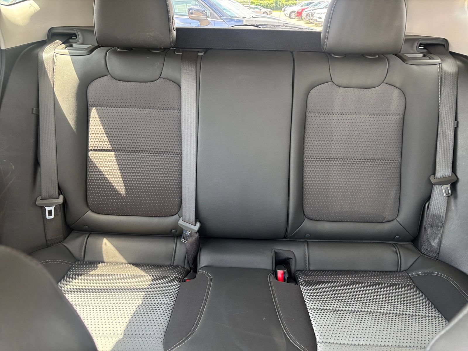 Used 2025 Chevrolet Trax LT FWD image 37