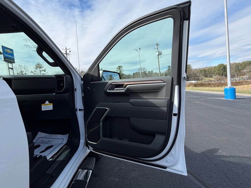 New 2026 Chevrolet Silverado 1500 LT image 33