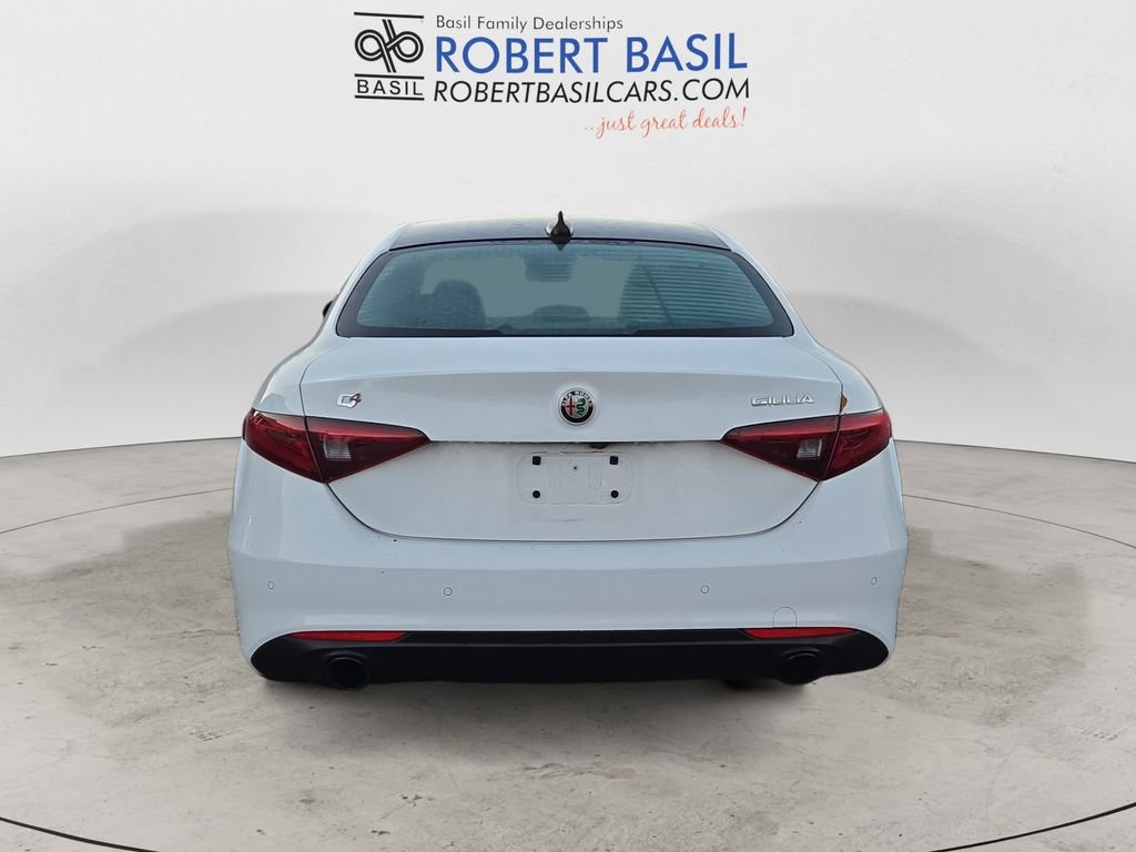 Used 2022 Alfa Romeo Giulia Ti image 4
