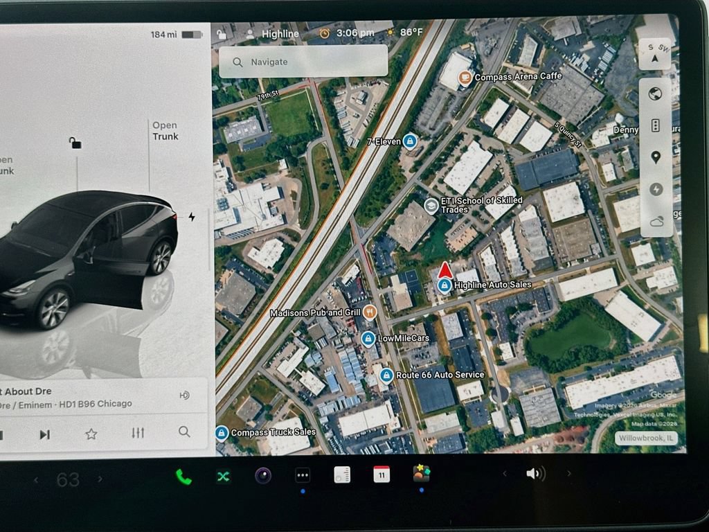 Used 2023 Tesla Model Y AWD image 12