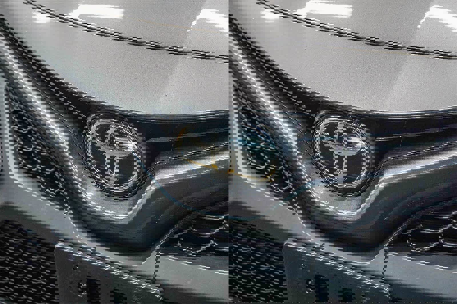 Used 2021 Toyota Camry SE image 8