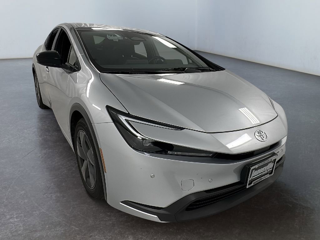 Used 2024 Toyota Prius LE image 1