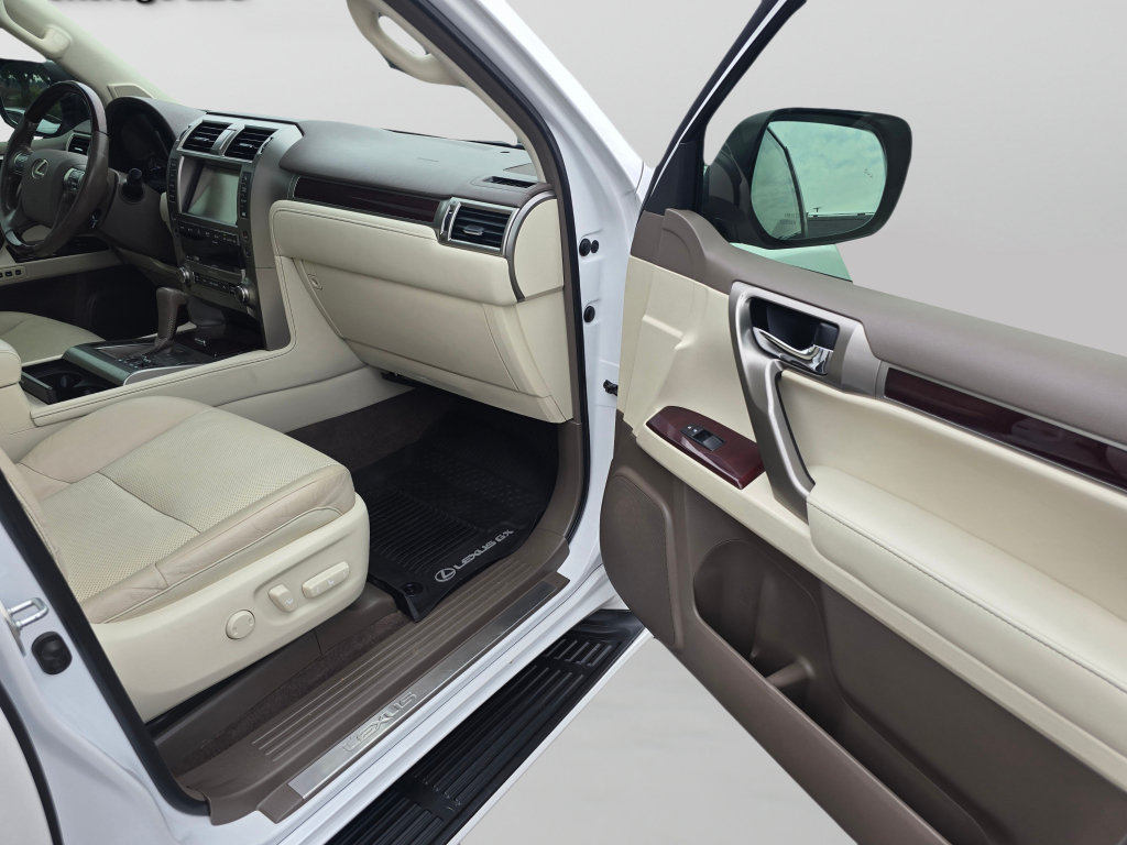 Used 2018 Lexus GX 460 Premium AWD/4WD image 32