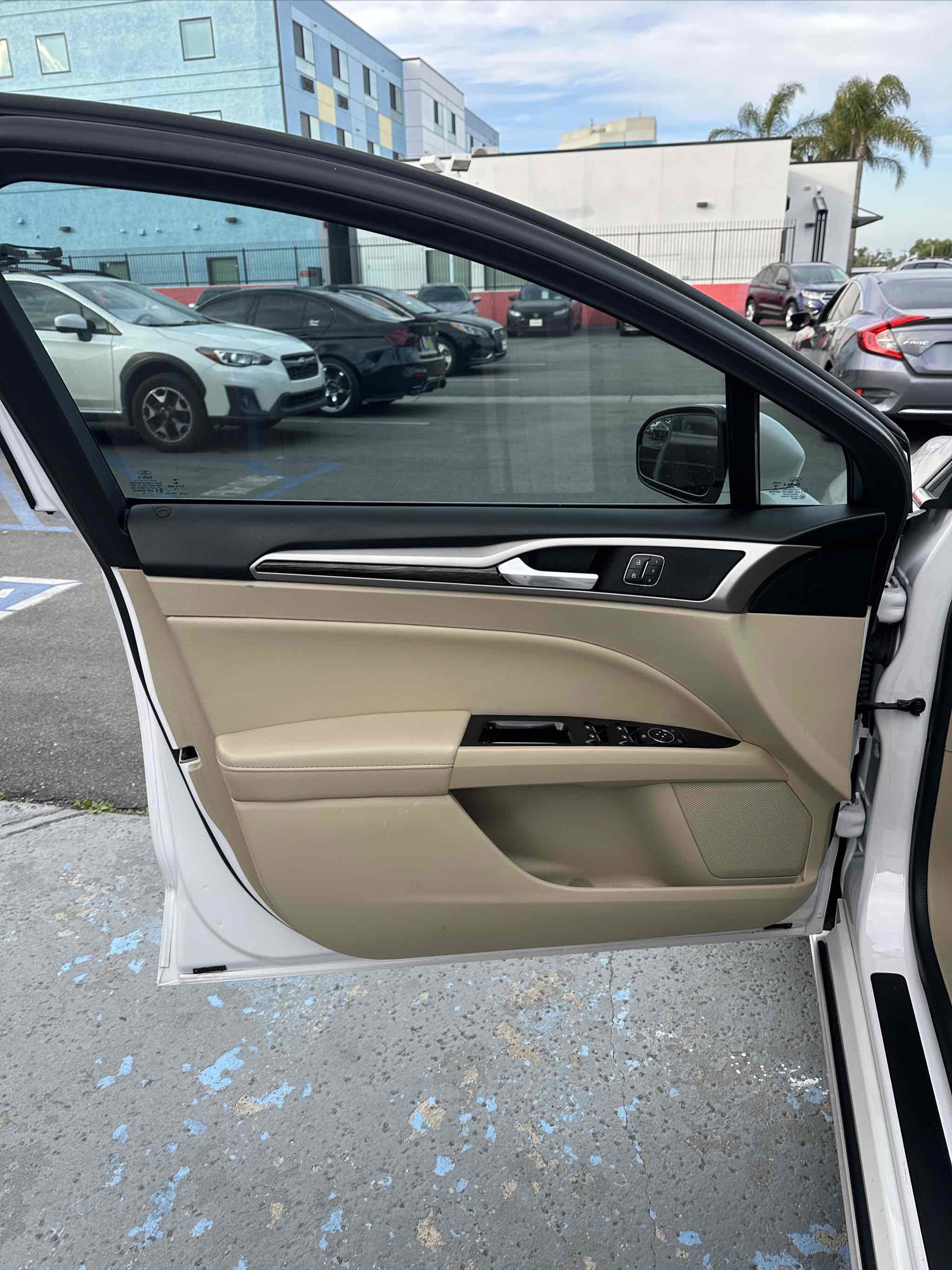 Used 2014 Ford Fusion SE w/ Equipment Group 202A image 11