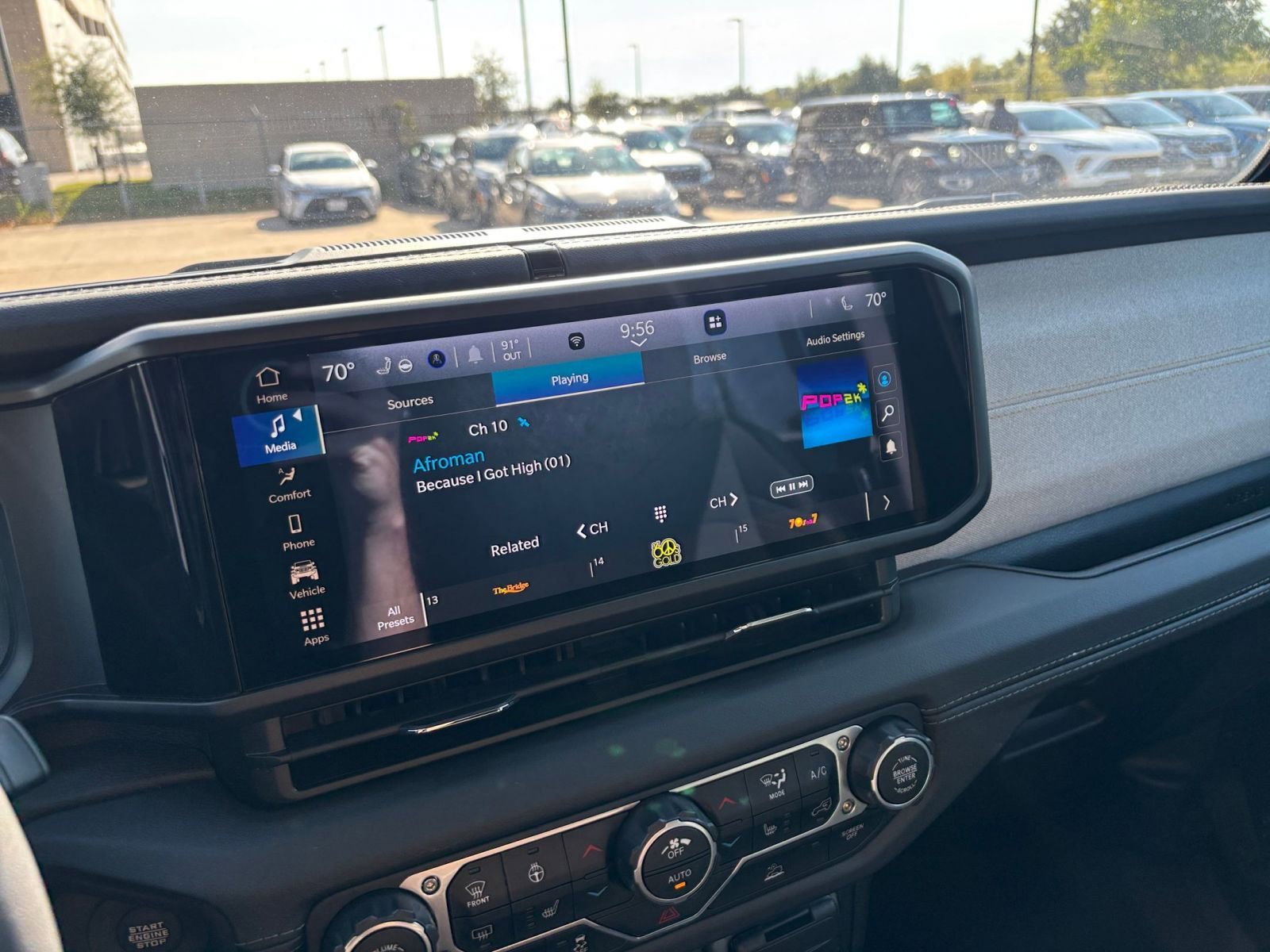 Used 2025 Jeep Wrangler Sahara image 21