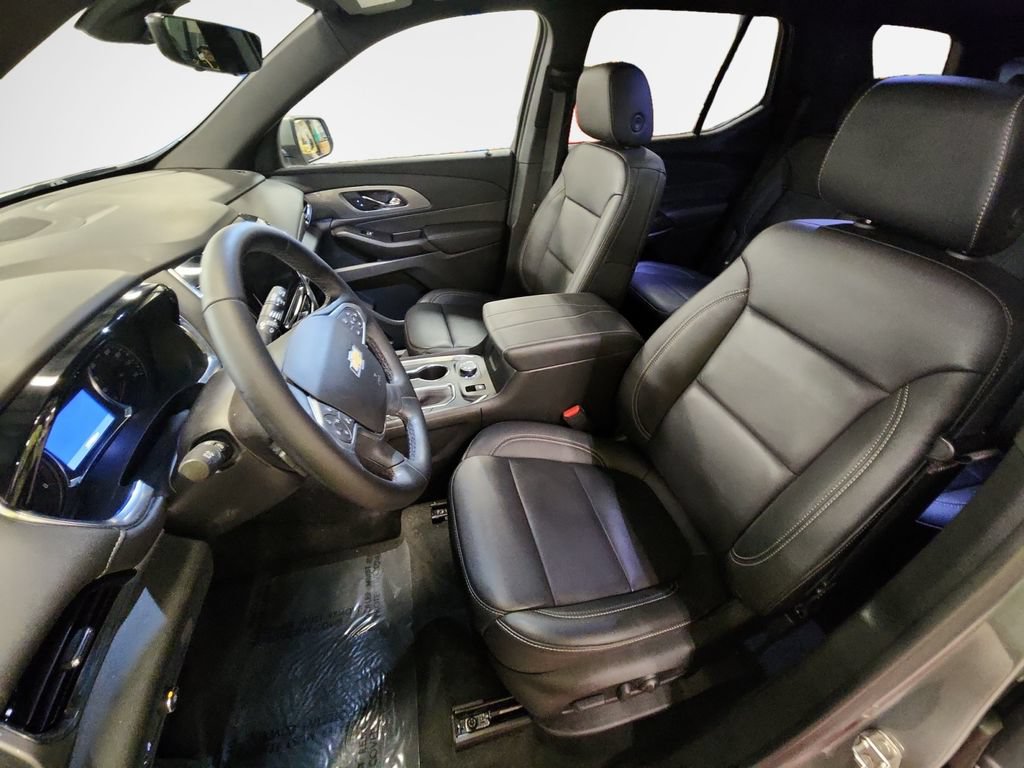 Certified 2023 Chevrolet Traverse LT w/ LT Premium Package AWD/4WD image 13
