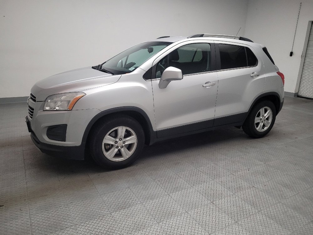 Used 2016 Chevrolet Trax LT w/ LT Convenience Package FWD image 2