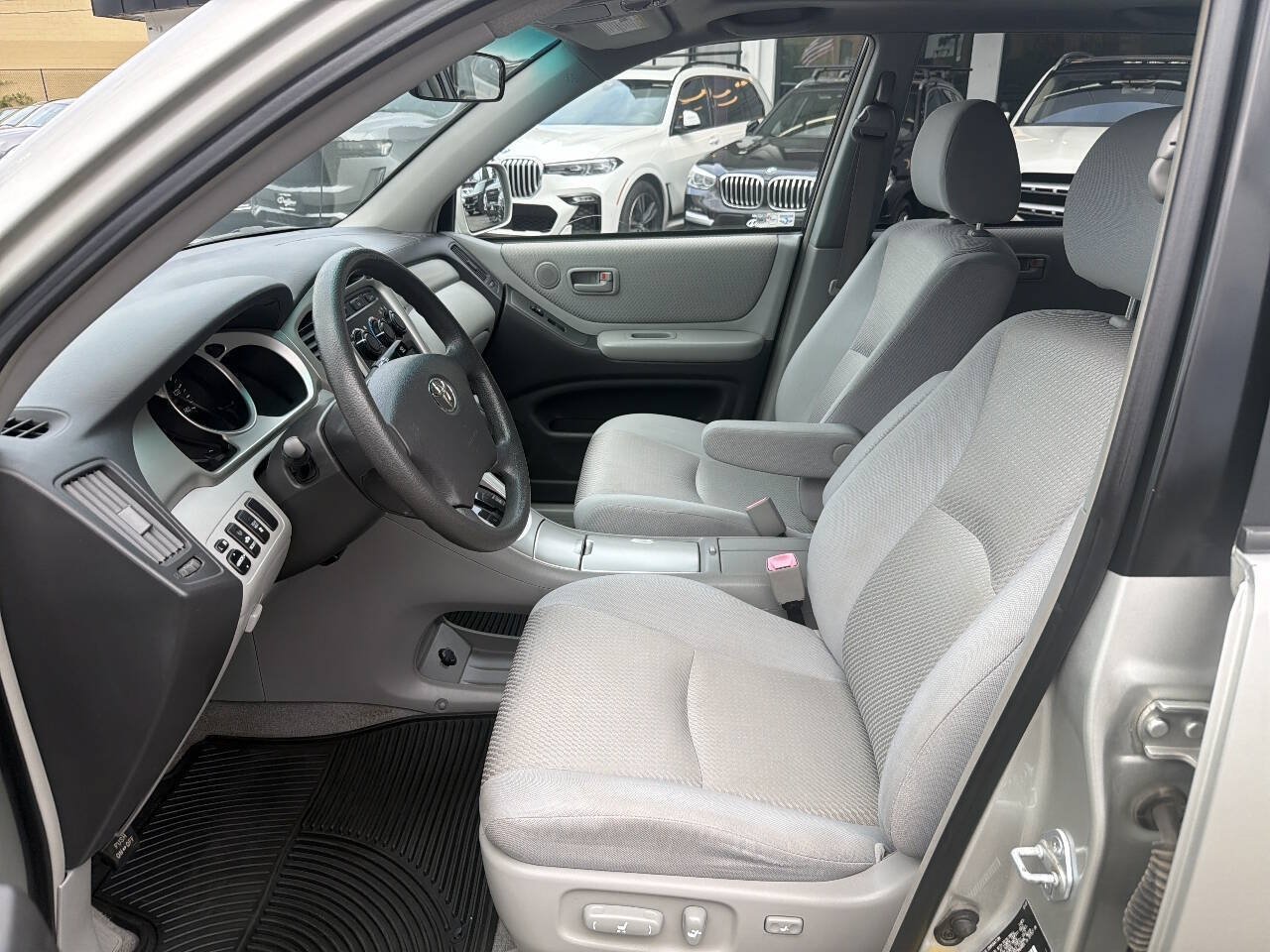 Used 2007 Toyota Highlander 4WD V6 w/ 3rd Row image 32