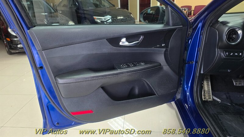 Used 2020 Kia Forte GT-Line w/ GT-Line Premium Package FWD image 11