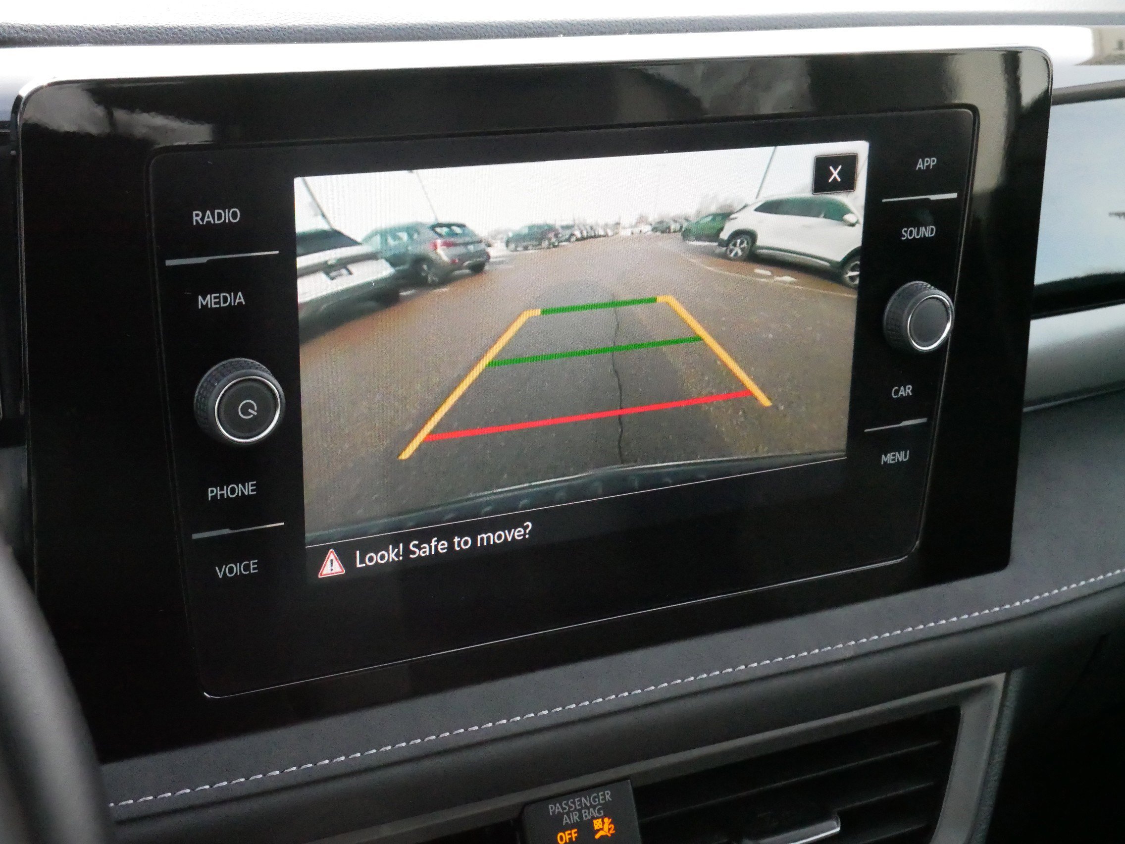 Certified 2025 Volkswagen Taos SE image 30