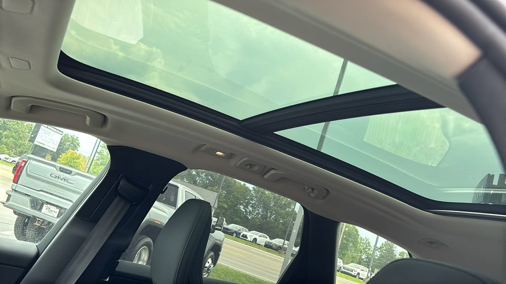 New 2026 Volvo XC60 B5 Plus w/ Protection Package Premier AWD/4WD image 11