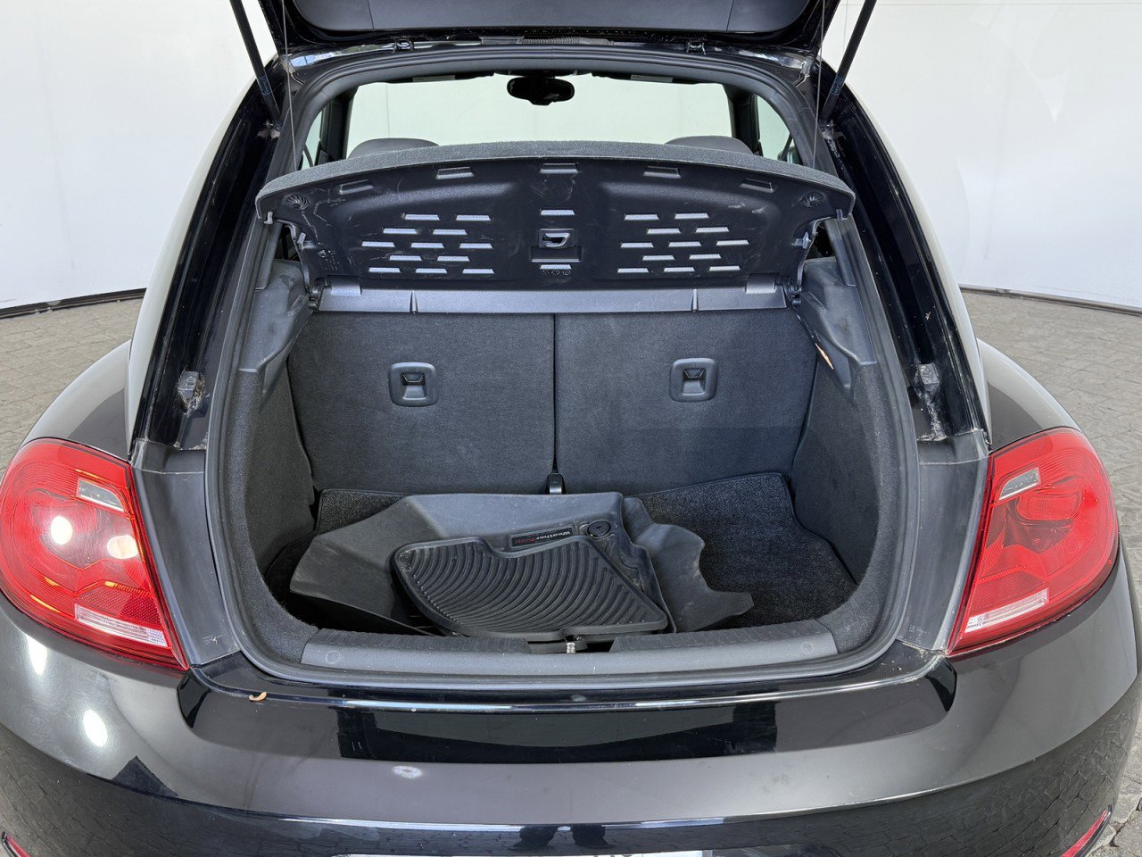 Used 2016 Volkswagen Beetle 1.8T SE image 8