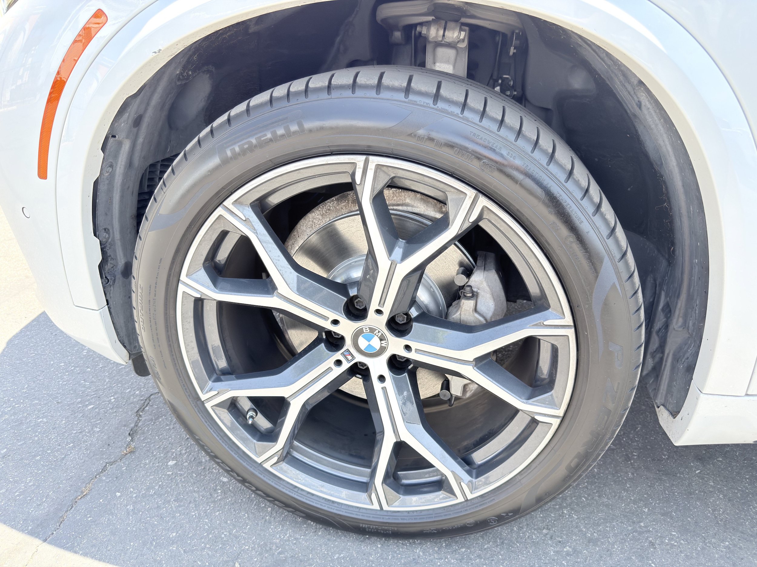 Used 2021 BMW X5 xDrive40i w/ M Sport Package AWD/4WD image 38