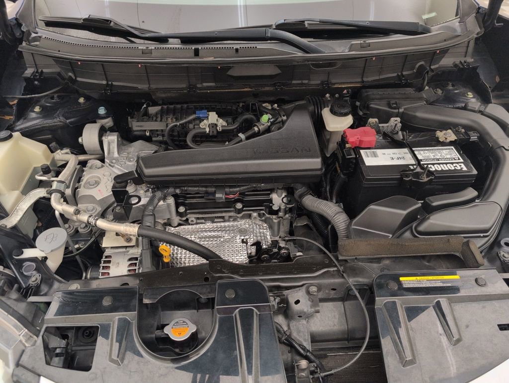 Used 2017 Nissan Rogue SV w/ SV Premium Package image 39