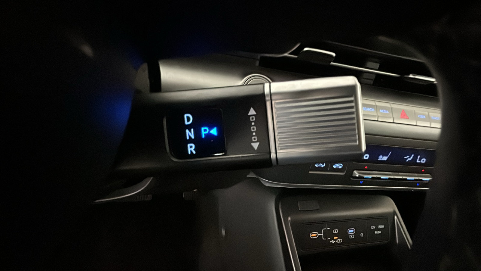 Used 2025 Hyundai Kona Limited AWD/4WD image 25