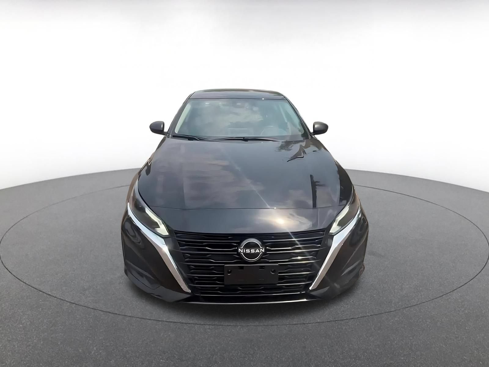 Used 2025 Nissan Altima 2.5 SV FWD image 4