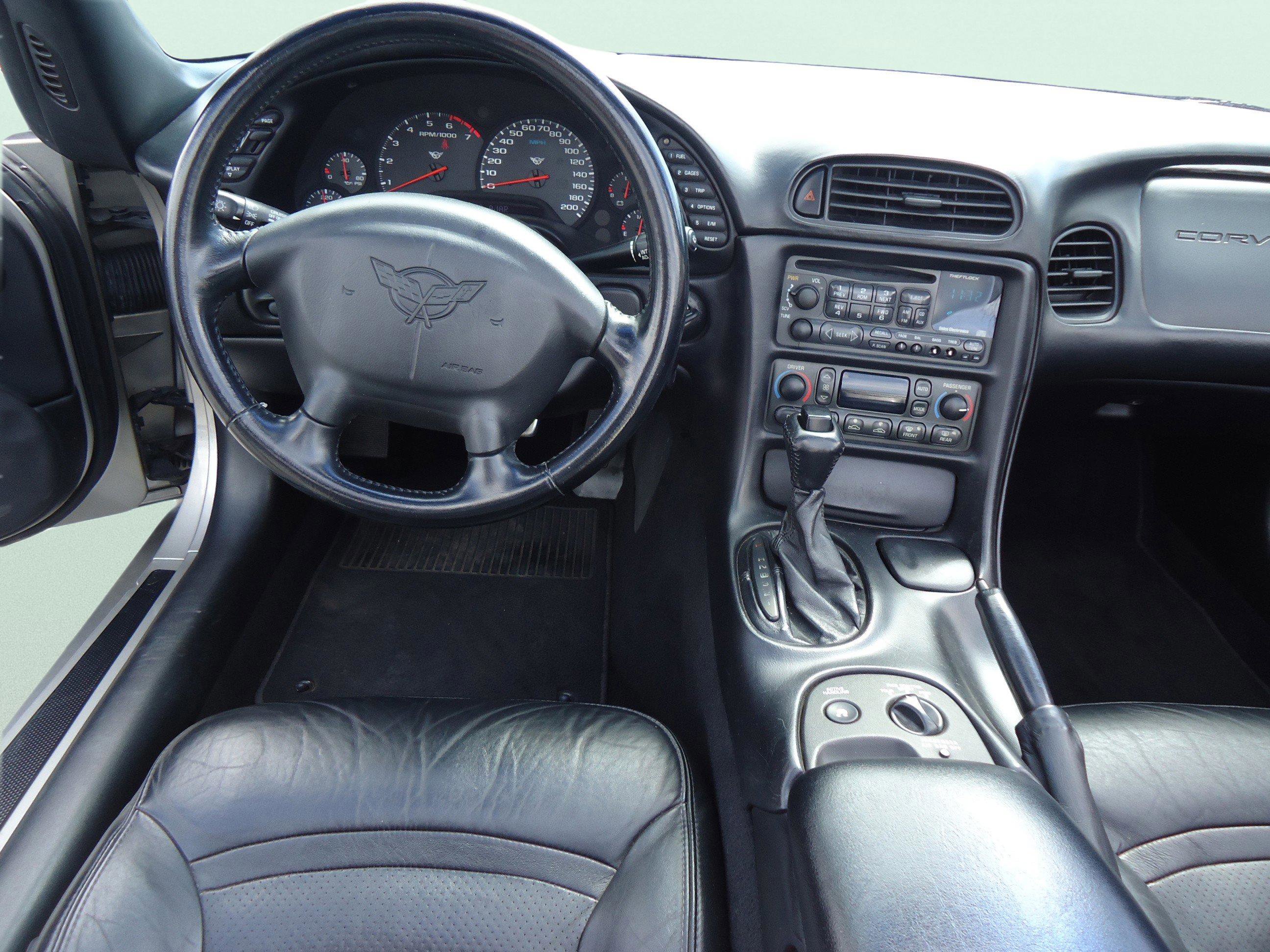 Used 2001 Chevrolet Corvette Convertible w/ Preferred Equipment Group2 image 12