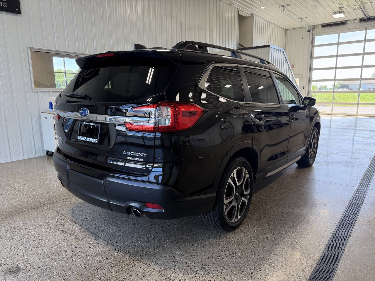 Used 2023 Subaru Ascent Limited AWD/4WD image 6
