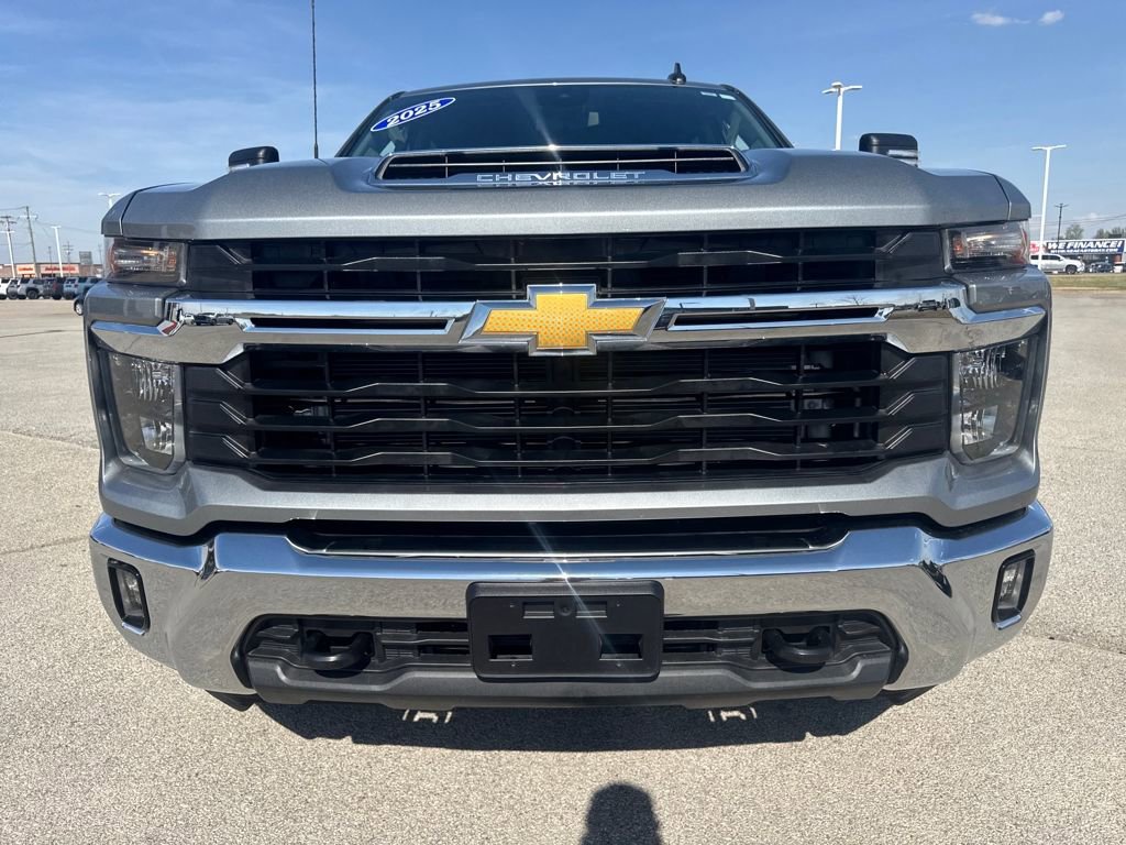 Used 2025 Chevrolet Silverado 2500 LT w/ Convenience Package image 9