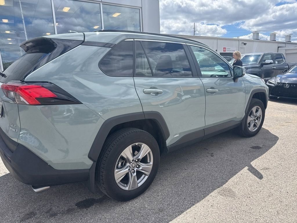 Used 2023 Toyota RAV4 XLE w/ Convenience Package AWD/4WD image 5