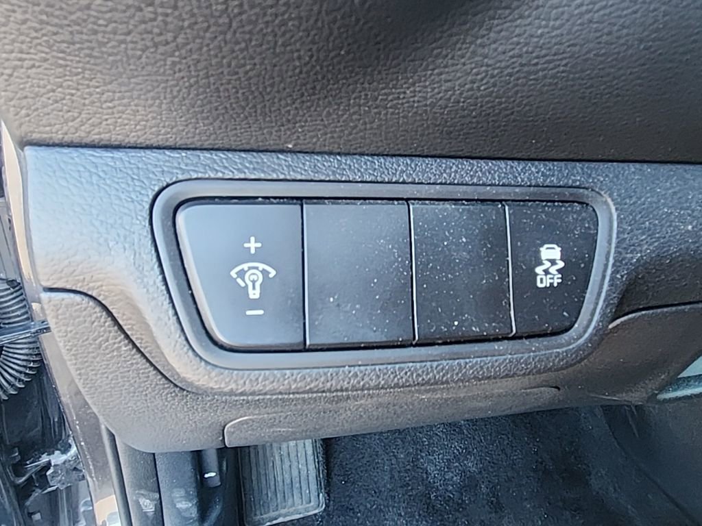 Used 2024 Kia Forte LXS image 13