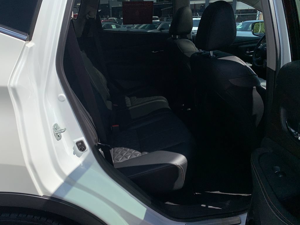 Certified 2024 Nissan Murano Platinum w/ Cargo Package FWD image 30