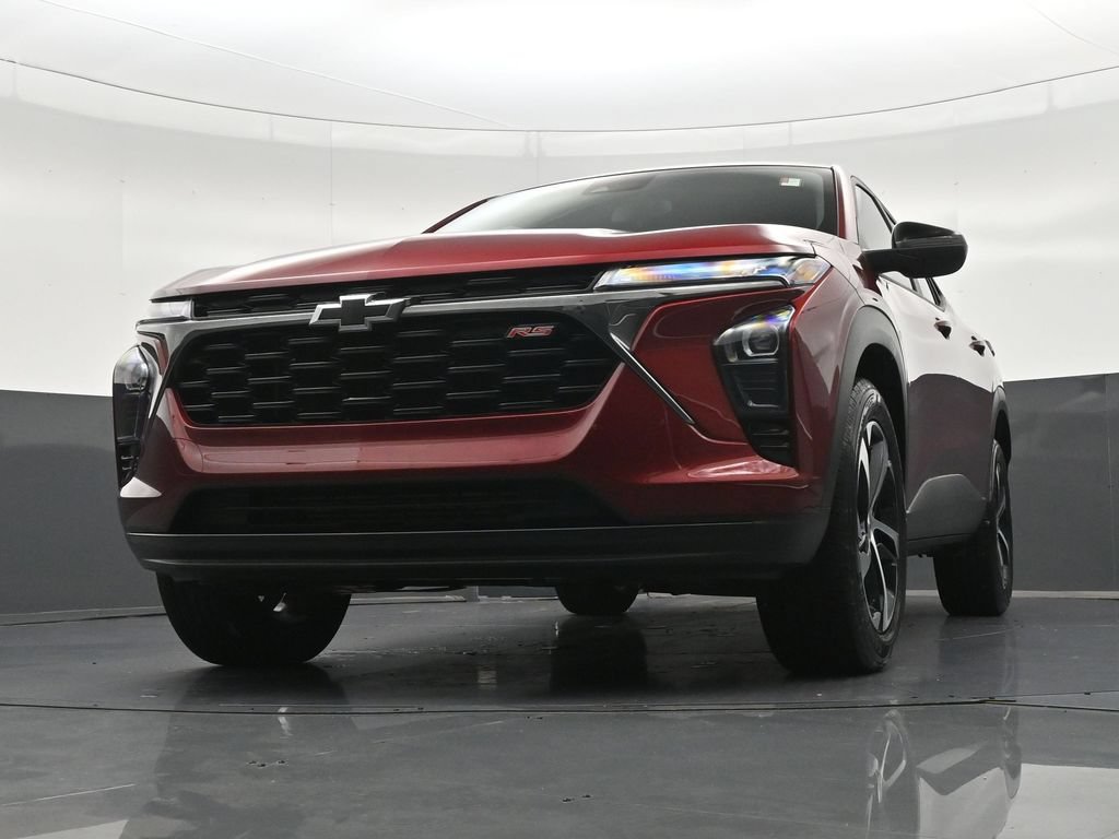 Used 2025 Chevrolet Trax RS FWD image 30