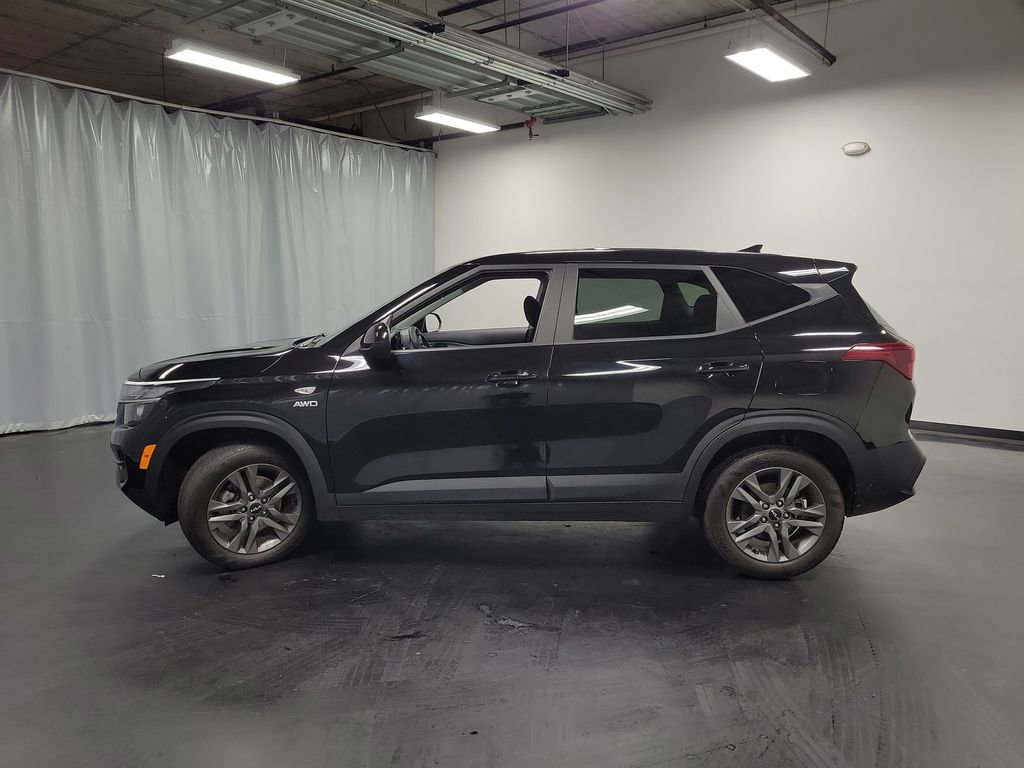 Used 2022 Kia Seltos LX AWD/4WD image 5