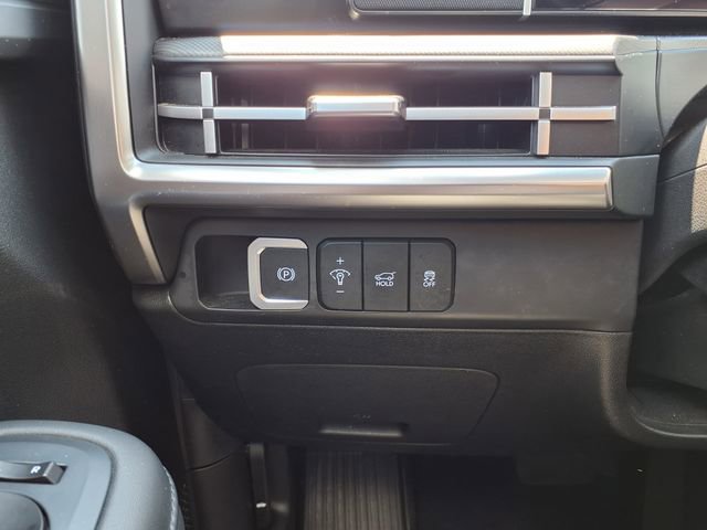 Used 2025 Hyundai Santa Fe SEL FWD image 32