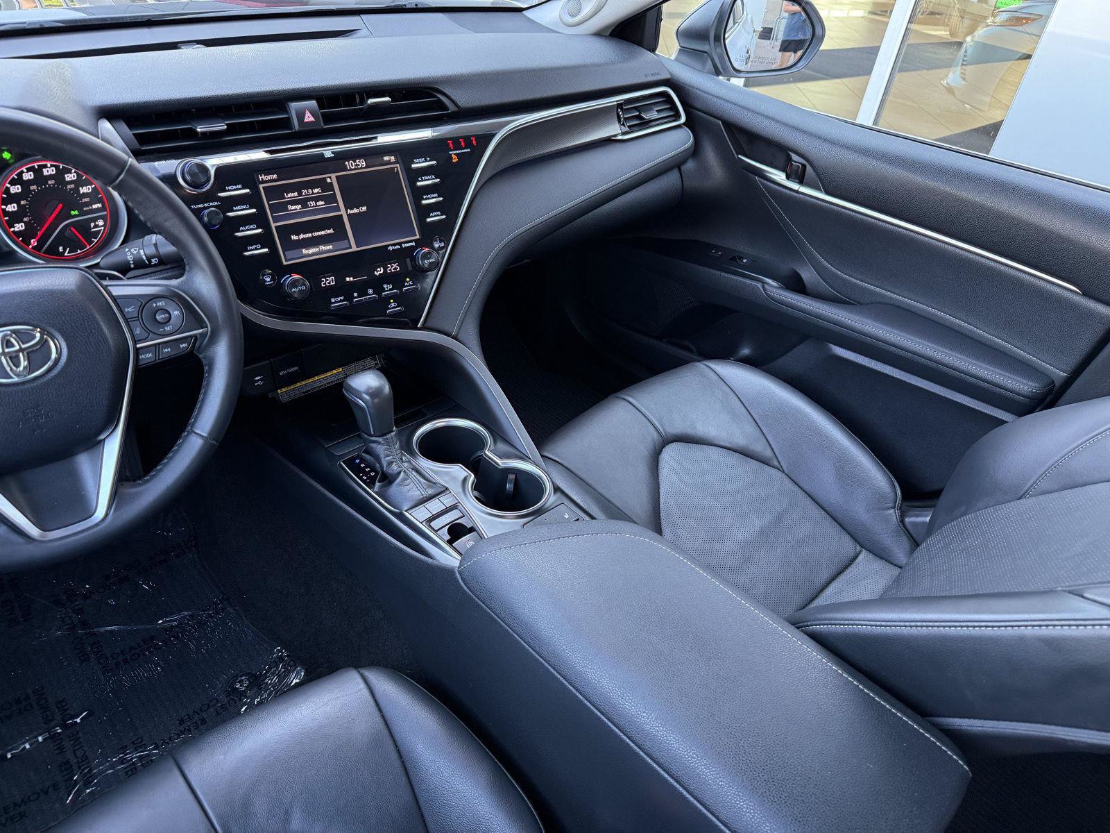 Used 2018 Toyota Camry XSE FWD image 17