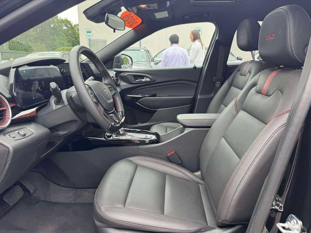 Used 2026 Chevrolet Trax RS w/ Sunroof Package FWD image 15