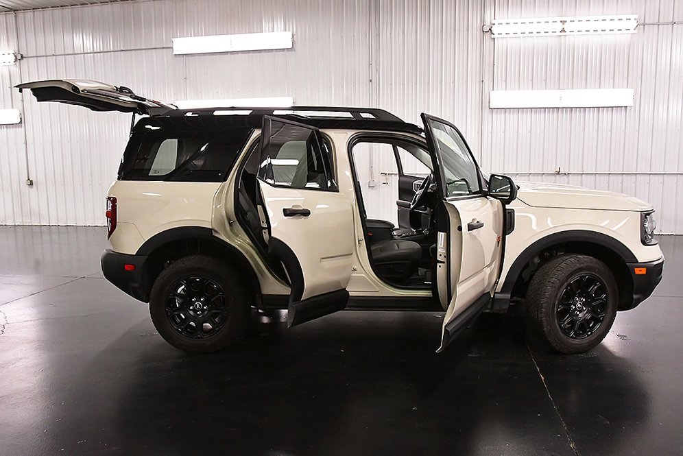 Used 2025 Ford Bronco Sport Badlands image 32