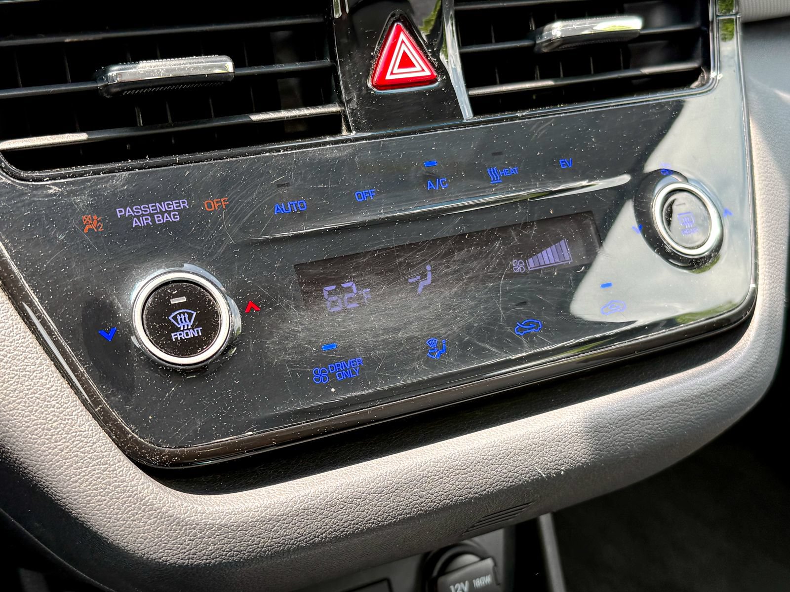 Used 2020 Hyundai Ioniq SE FWD image 21