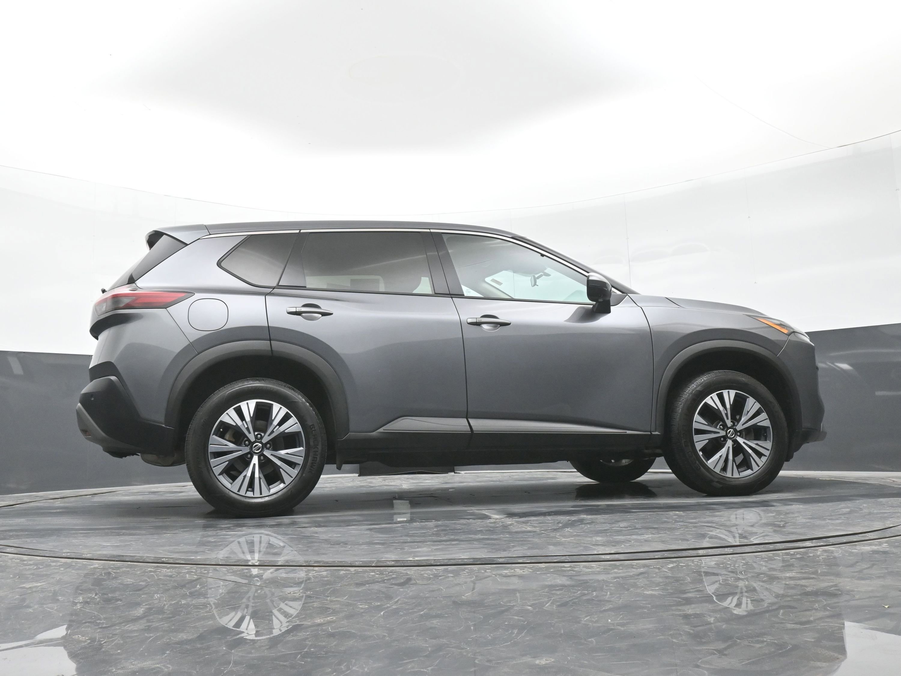 Used 2021 Nissan Rogue SV image 44