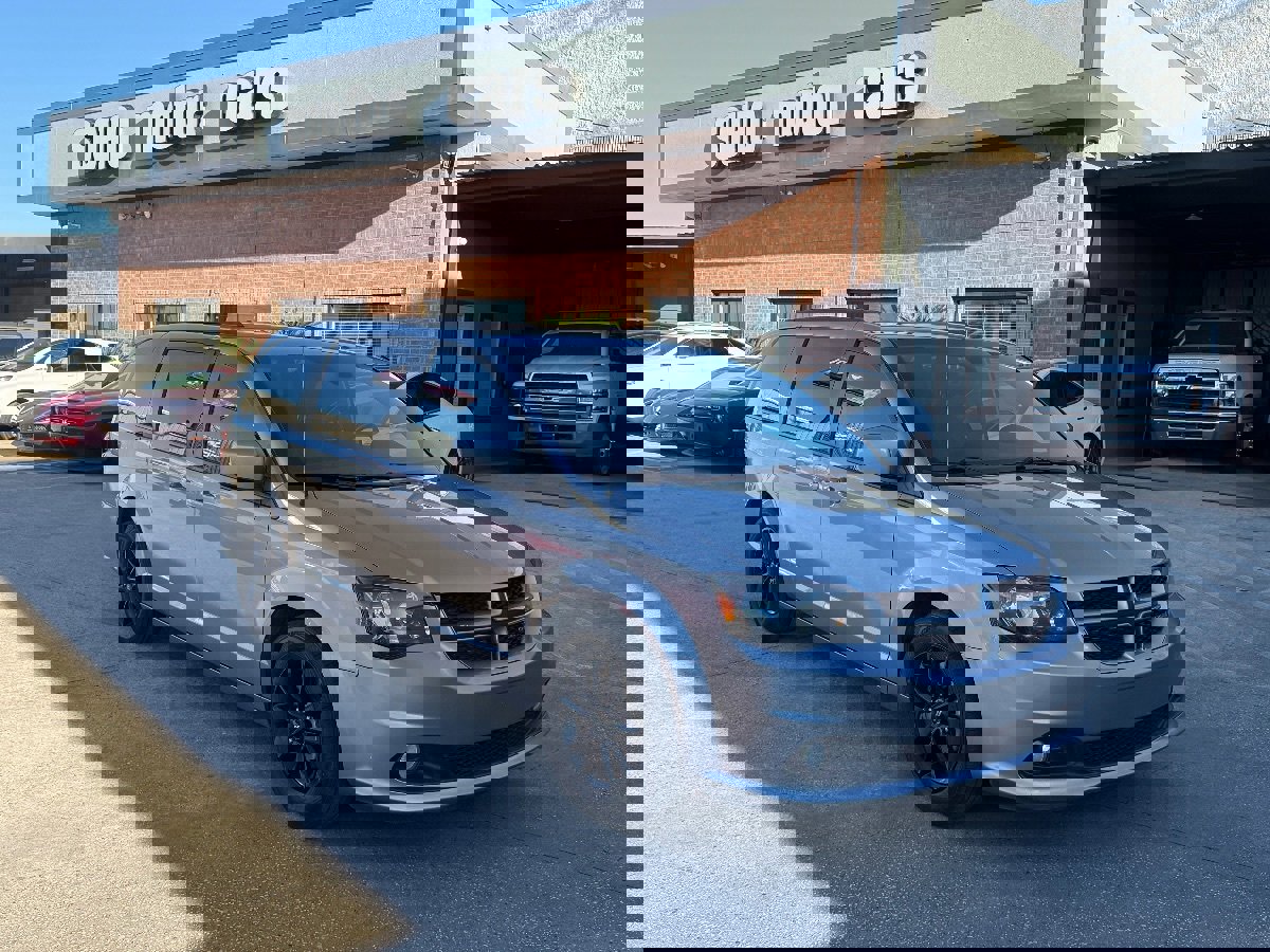 Used 2019 Dodge Grand Caravan GT image 3