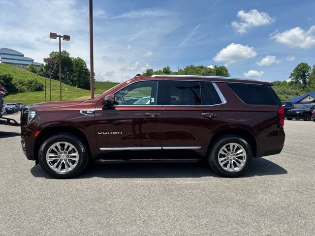 Used 2022 GMC Yukon SLT w/ SLT Premium Package AWD/4WD image 3