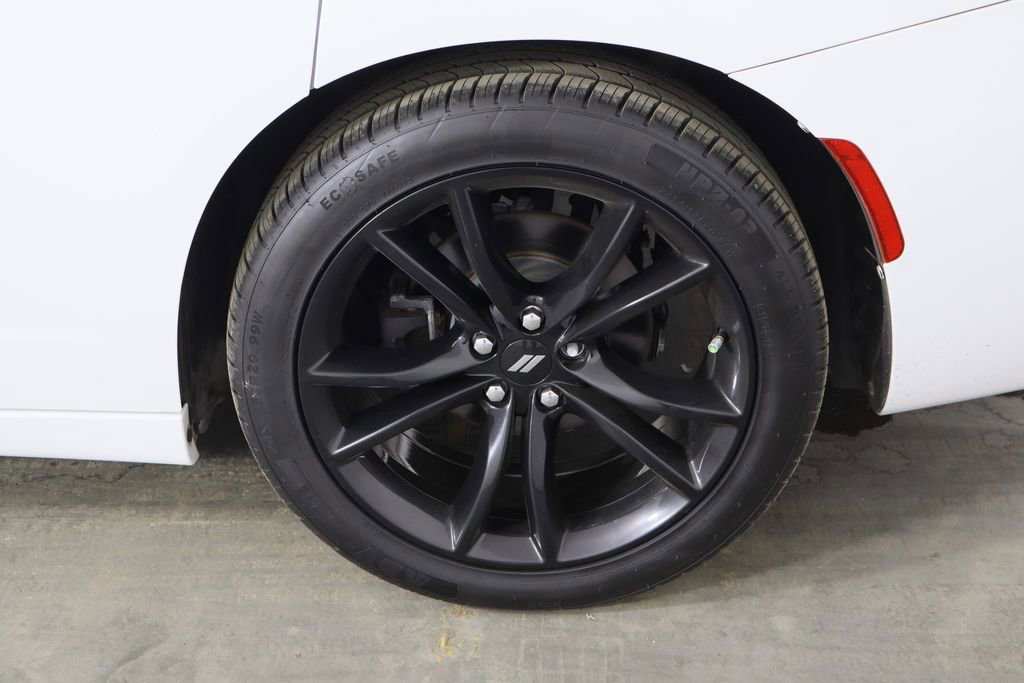 Used 2018 Dodge Charger SXT w/ Blacktop Package image 41