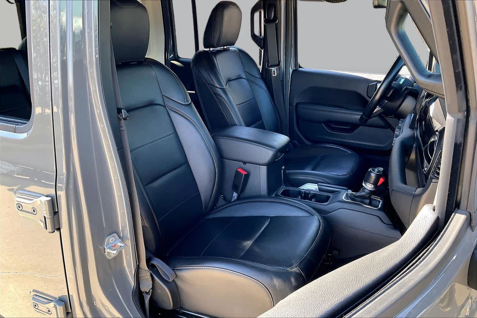 Used 2020 Jeep Wrangler Unlimited Sahara AWD/4WD image 9