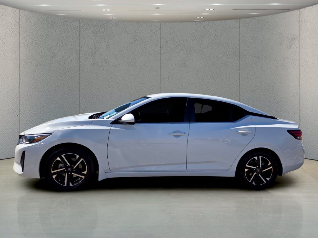 Used 2024 Nissan Sentra SV FWD image 2