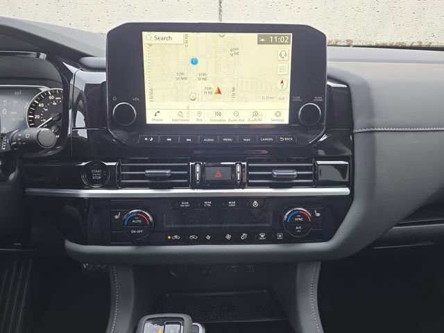 New 2025 Nissan Pathfinder SL w/ Black Appearance Package image 23