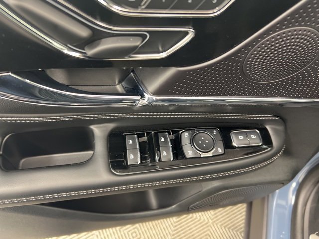 Certified 2025 Lincoln Corsair AWD image 13